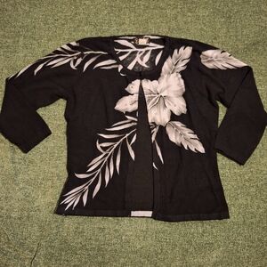 Elizabeth Black and White Floral Pattern Cardigan